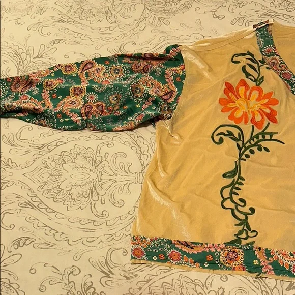 POL Velvet Satin Embroidered Oversized Top- Size M - Picture 5 of 7